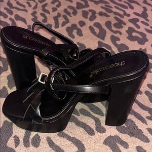 Shoe Dazzle Elegant Black Platform Sandals